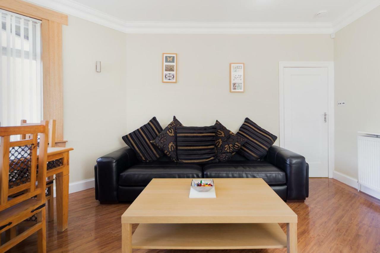 Wee White House Bed & Breakfast - Edinburgh — Photos 2